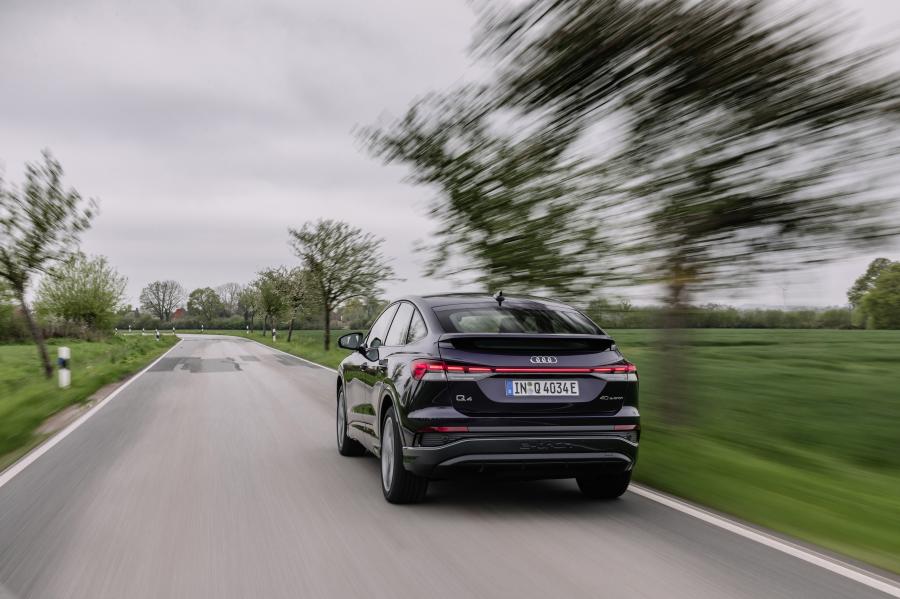  Audi Q4 Sportback 40 e-tron S line 2021 года  (WW) (фото 23 из 23)
